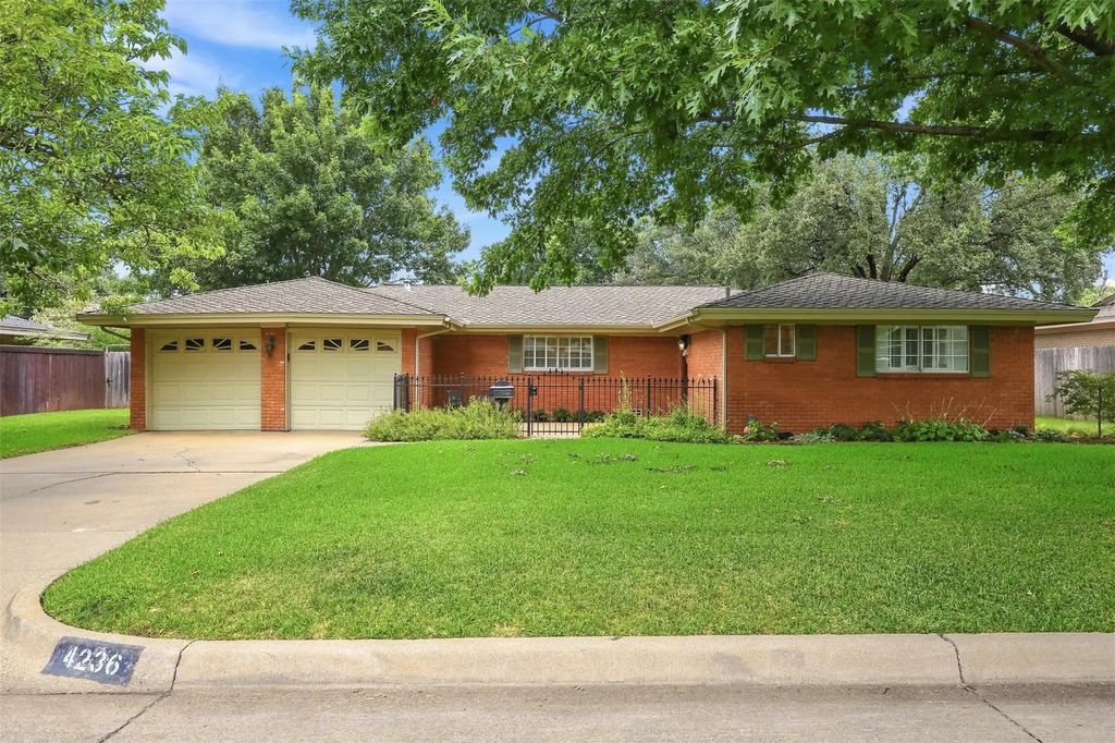 4236 Whitfield Avenue, Fort Worth