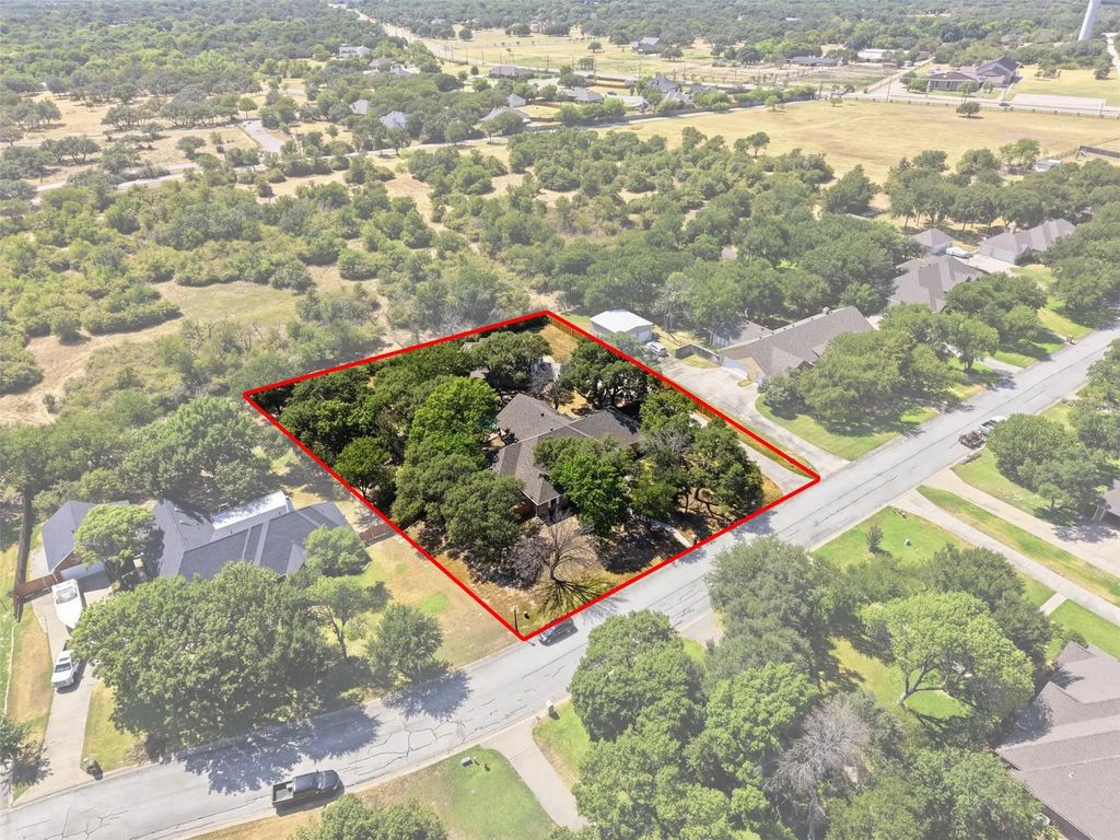 128 Oakwood Court, Lakeside