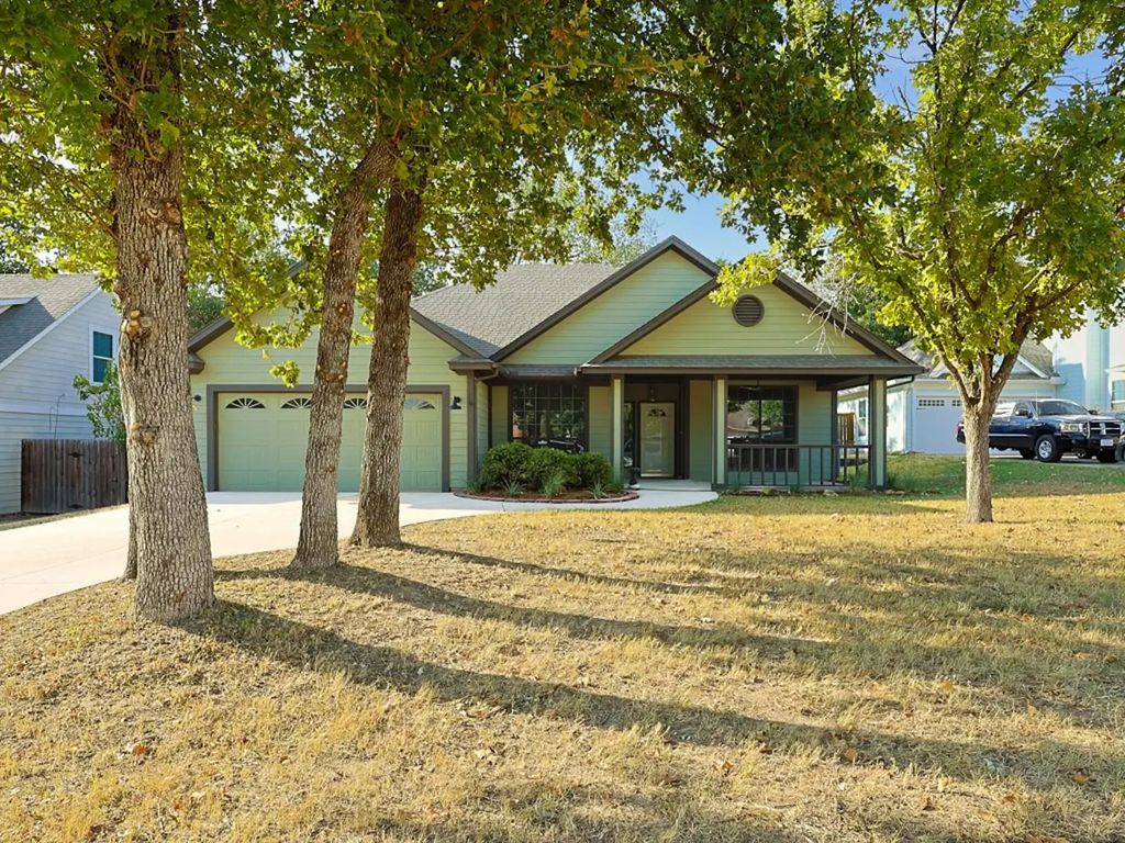 141 Parkwood Court, Azle