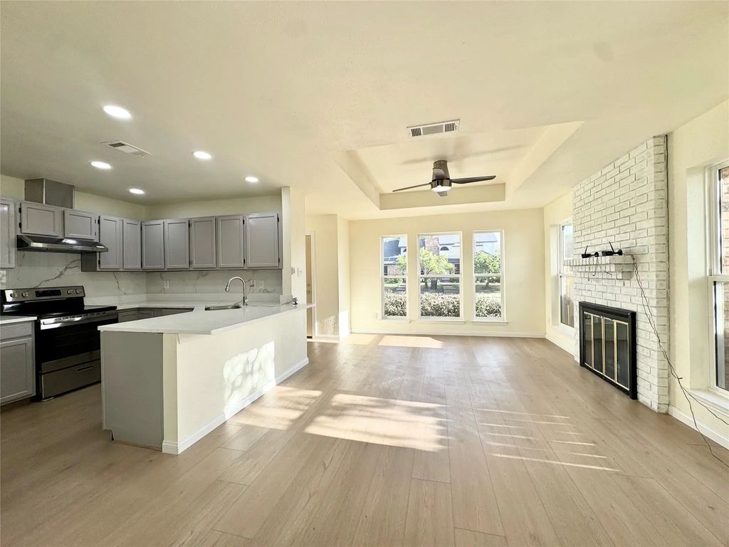2201 Summer Place Drive, Arlington