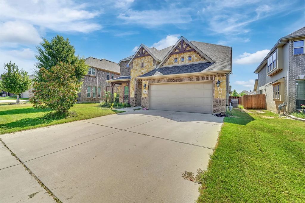 2743 Chimney Rock Road, Burleson
