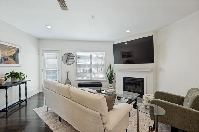 3922 Gilbert Avenue 214, Dallas