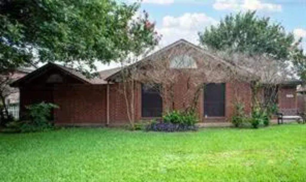 2103 Prairie Creek Trail, Garland