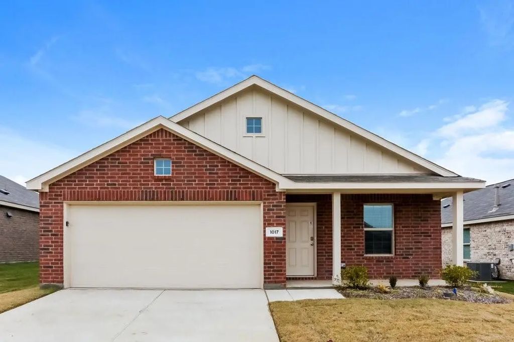 1017 Crestview Drive, Hutchins