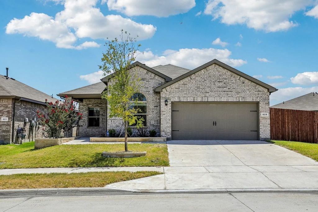 625 Prairie Clover Trail, Fort Worth