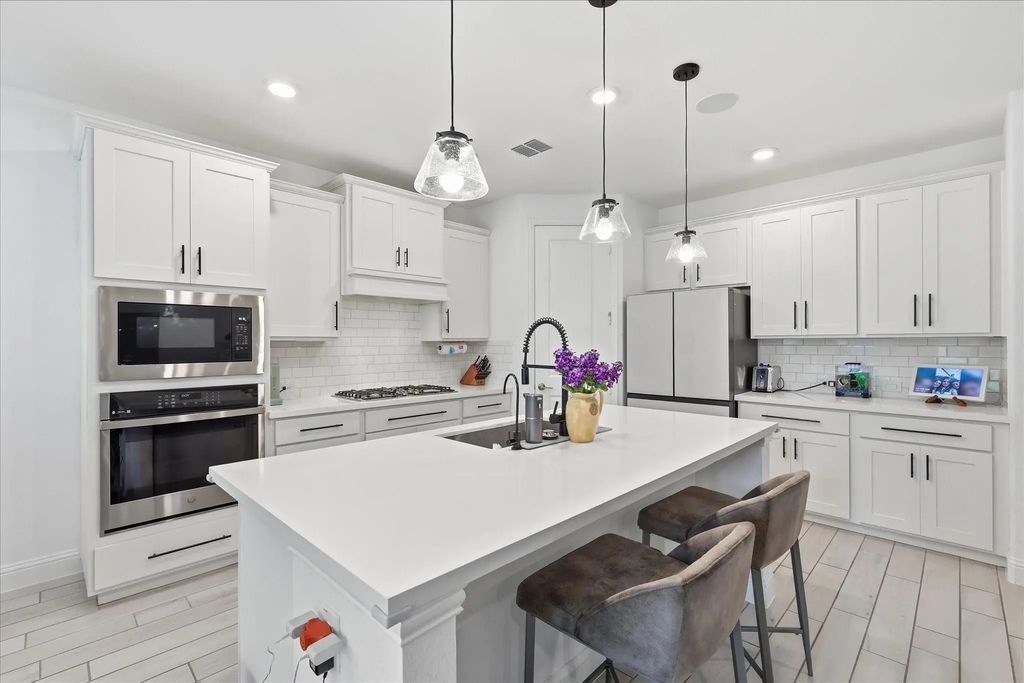 2637 Basswood Drive, Northlake