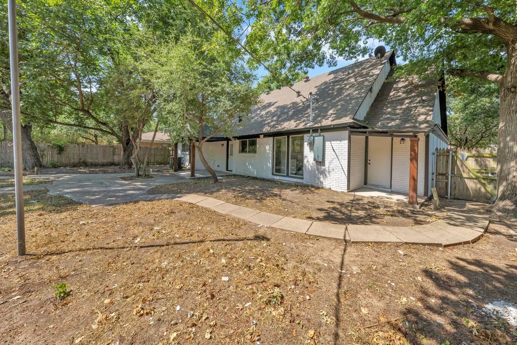 1218 Thomas Street, Denton