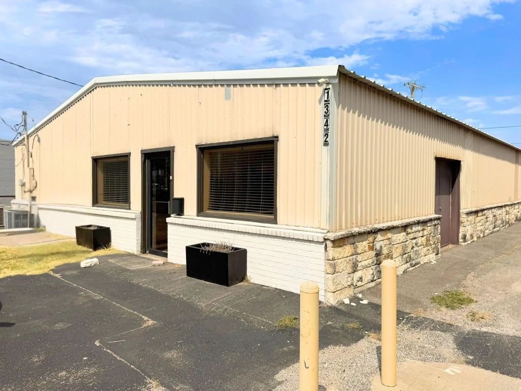1342 E Us Highway 377, Granbury