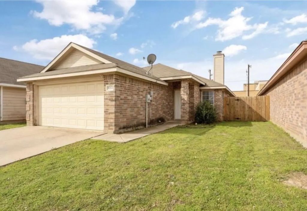 9212 Coral Lane, Fort Worth