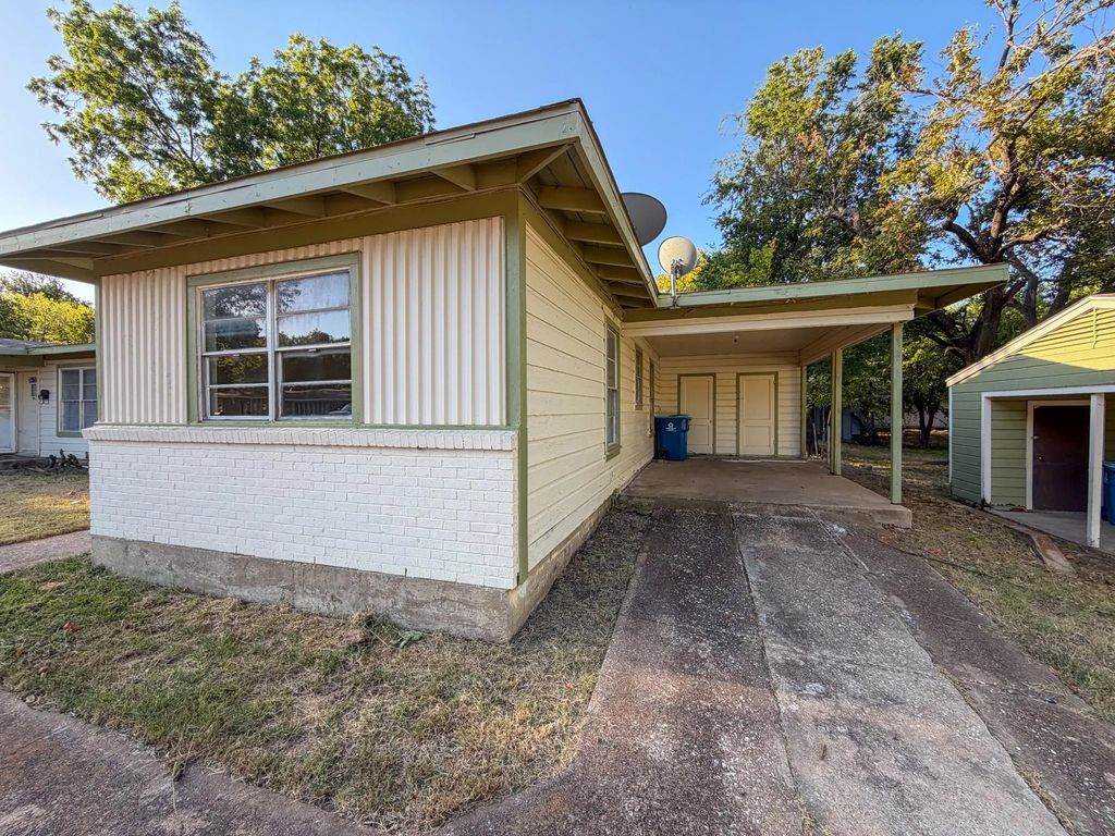 121 Vandenburg Drive B, Denison