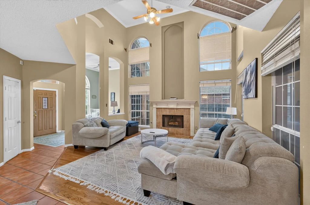 9803 Hickory Hollow Lane, Irving