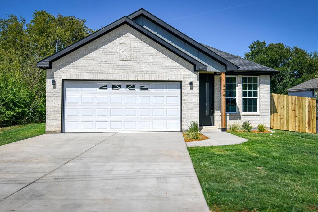 1904 S Sam Houston Road, Mesquite