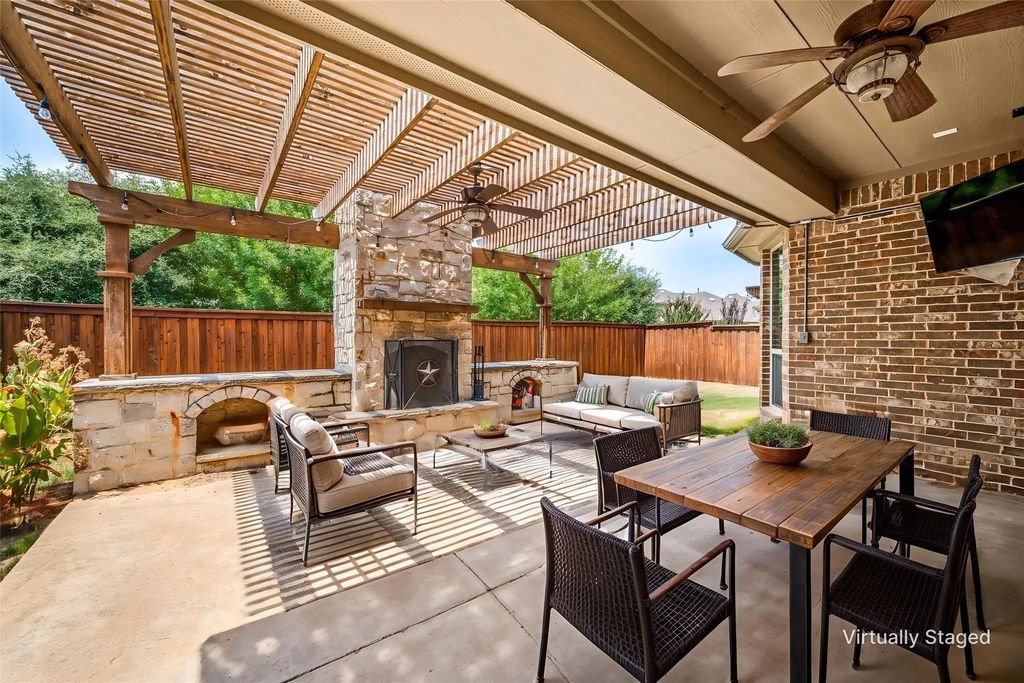 8100 Paisley, The Colony