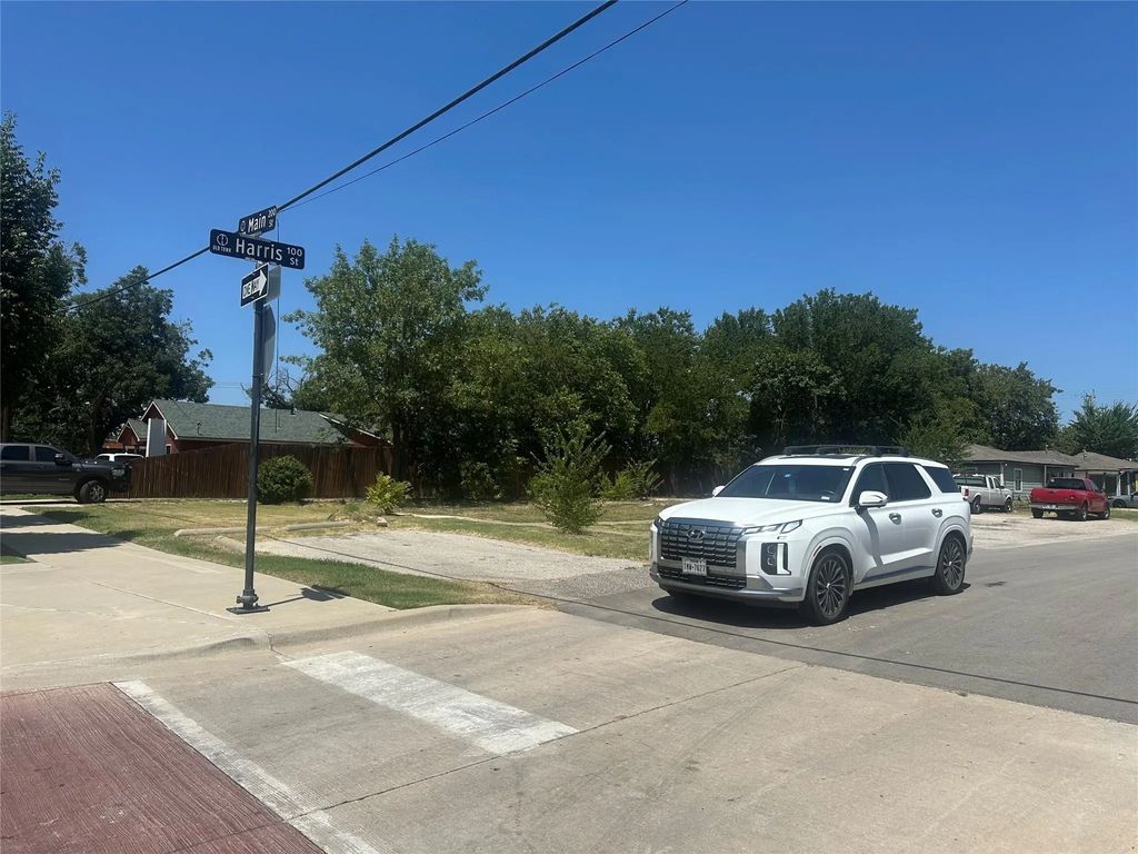 231 E Main Street, Lewisville