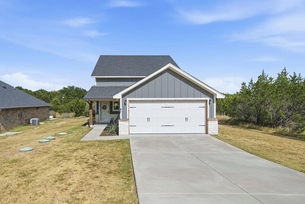 5101 Santa Fe Street, Granbury