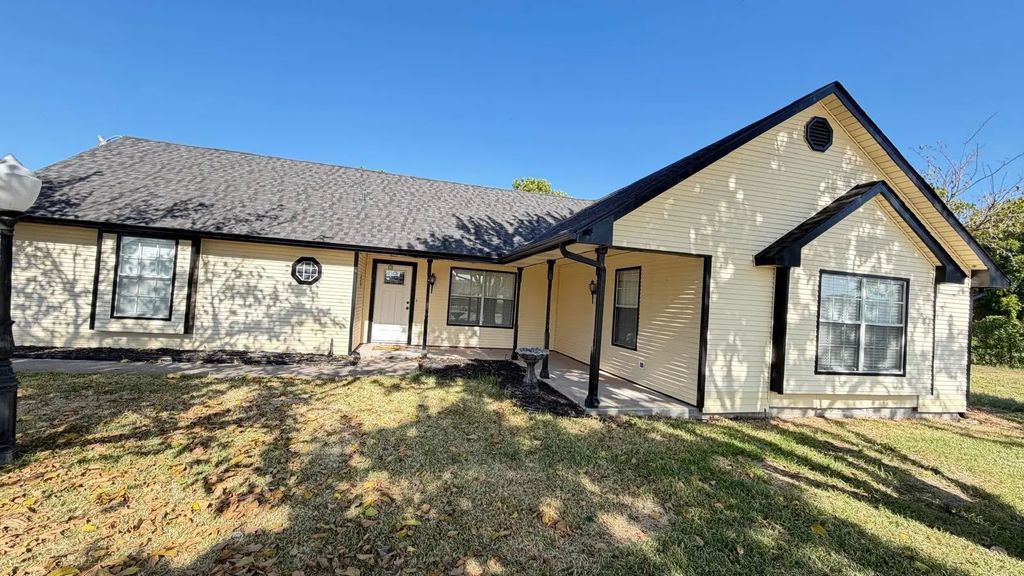 5300 County Road 437, Princeton