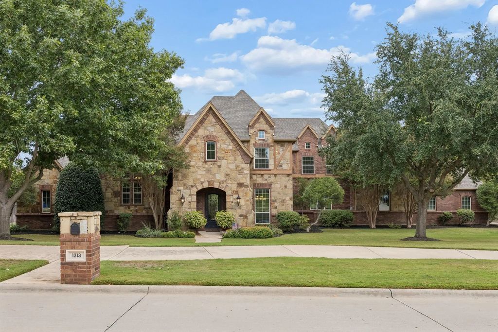 1313 Vanderbilt Drive, Keller