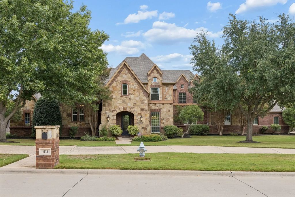 1313 Vanderbilt Drive, Keller