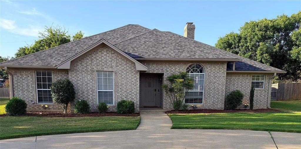 3925 Misty Lane, Paris