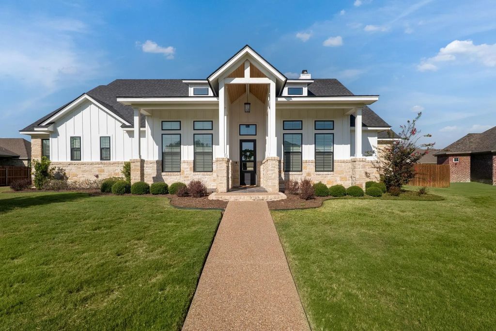 612 Sienna Bend Trail, McGregor