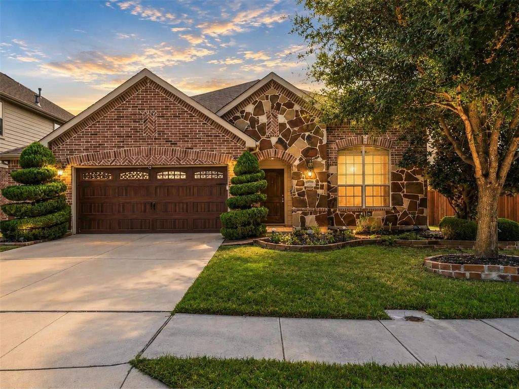 1317 Wheatear Drive, Little Elm