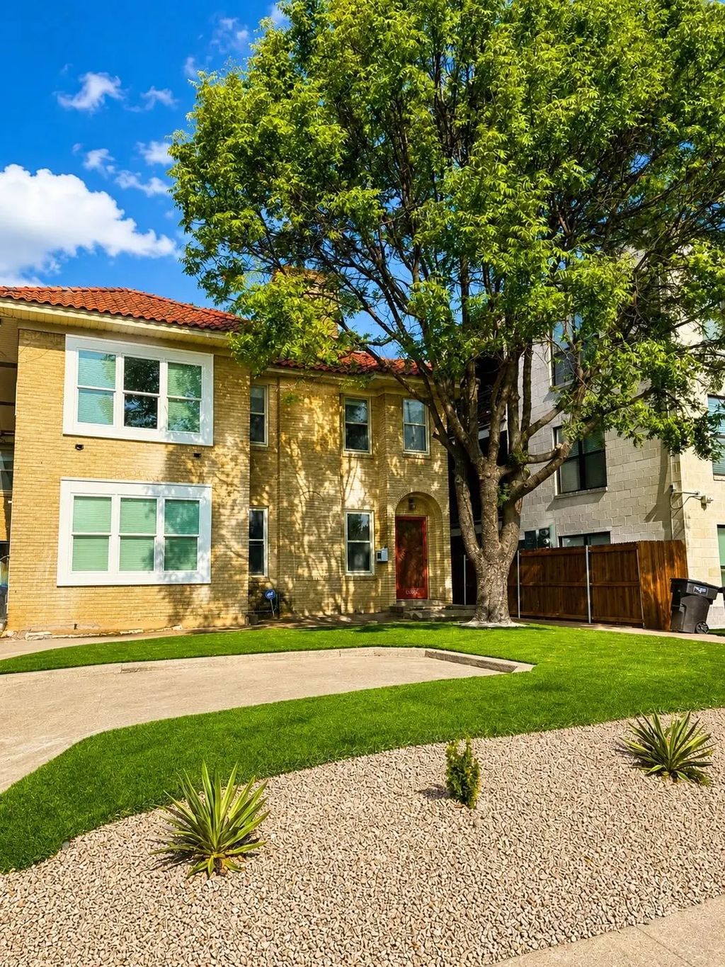 3252 S University Drive, Fort Worth