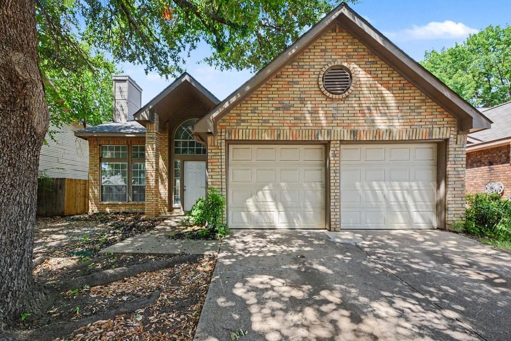 4721 Waterway Drive N, Fort Worth