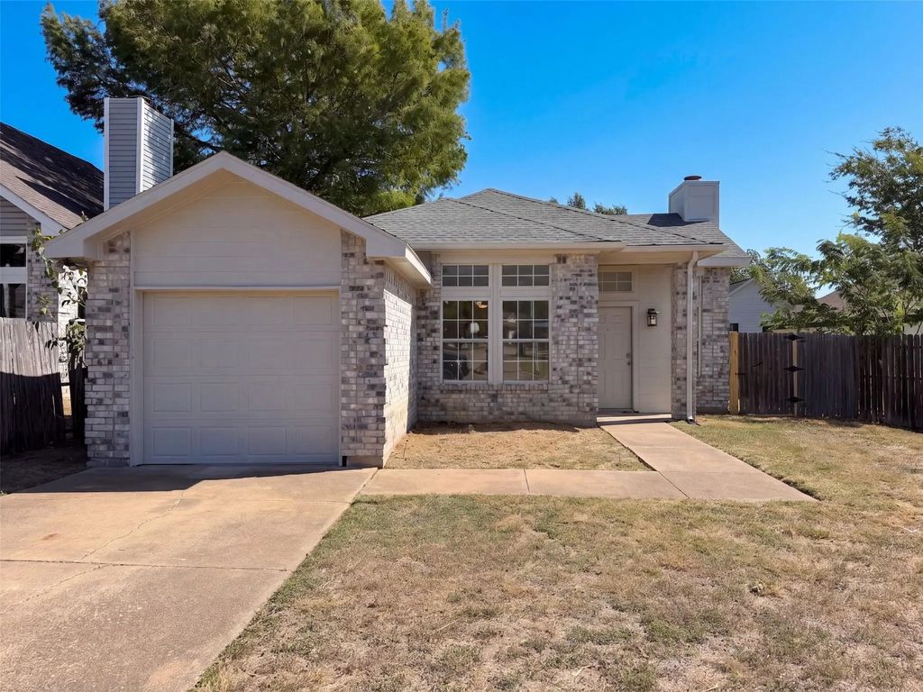 5624 Shady Springs Trail, Fort Worth