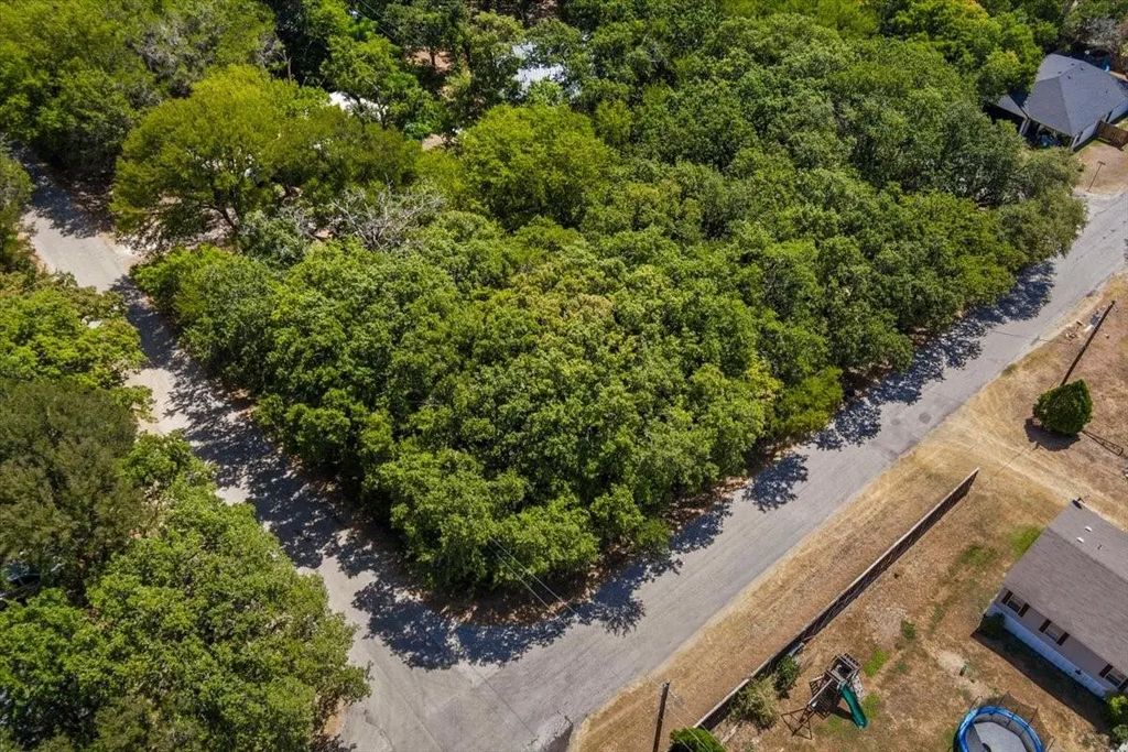 2817 & 2819 Sycamore Court, Granbury