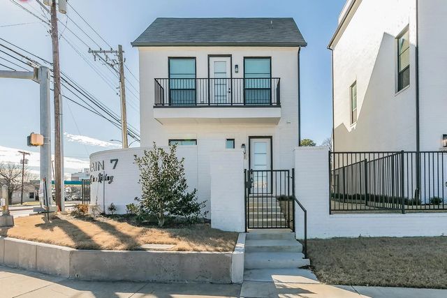 682 W Main Street, Arlington