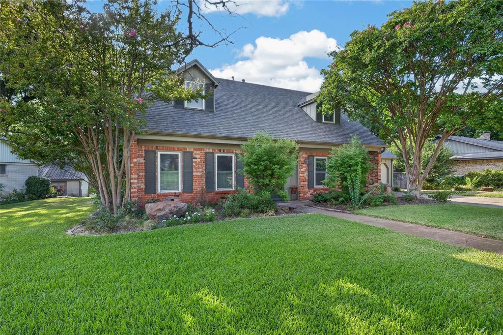 2710 Devonshire Drive, Sherman
