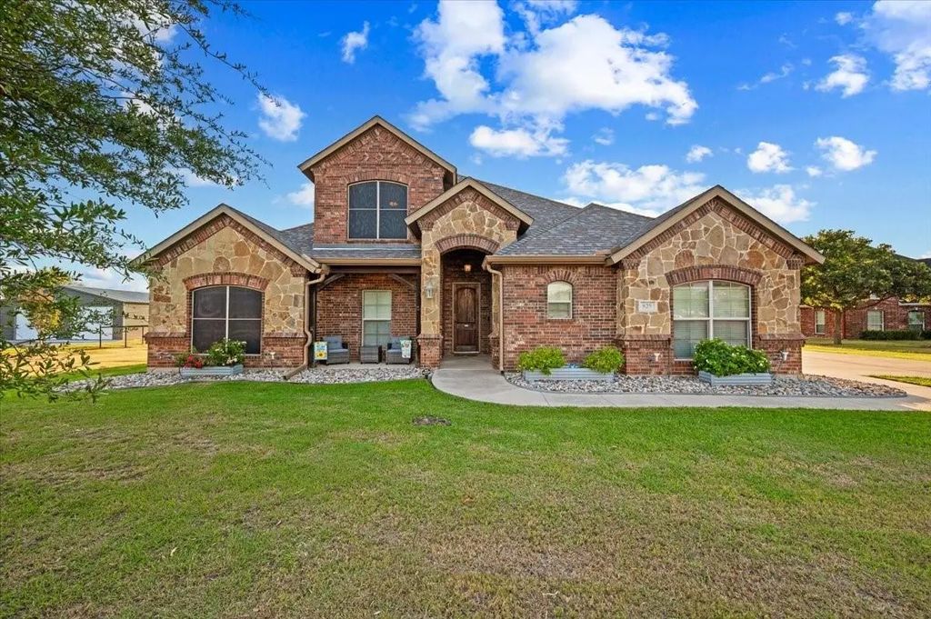 825 Broadhead Road, Waxahachie