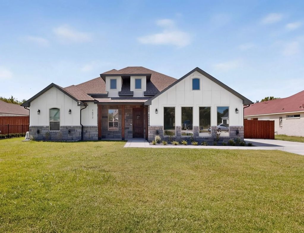 1672 Brookview Drive, Lancaster