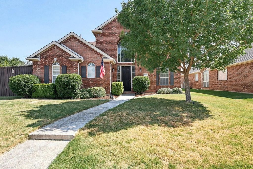 1512 Brewster Drive, Carrollton