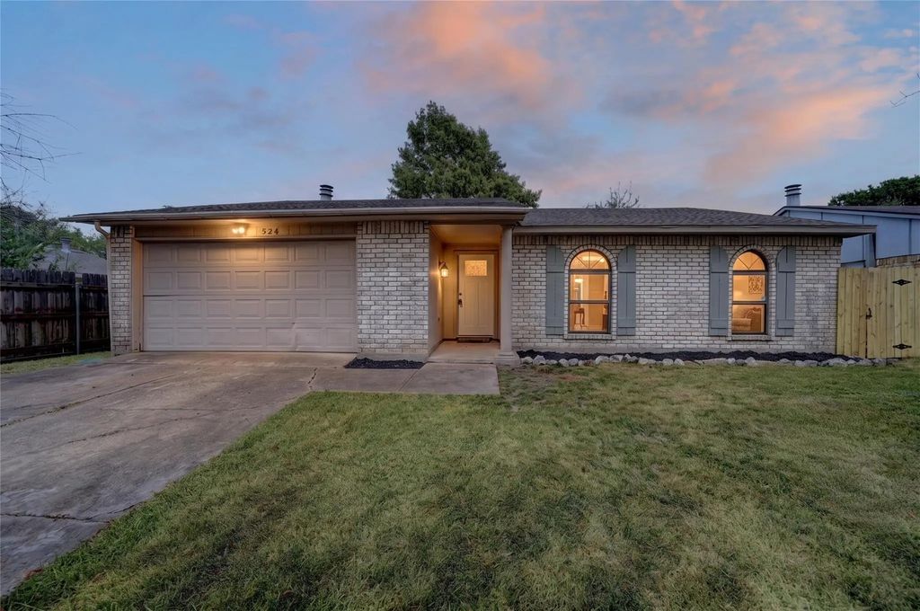 524 Woodcrest Way, Forney
