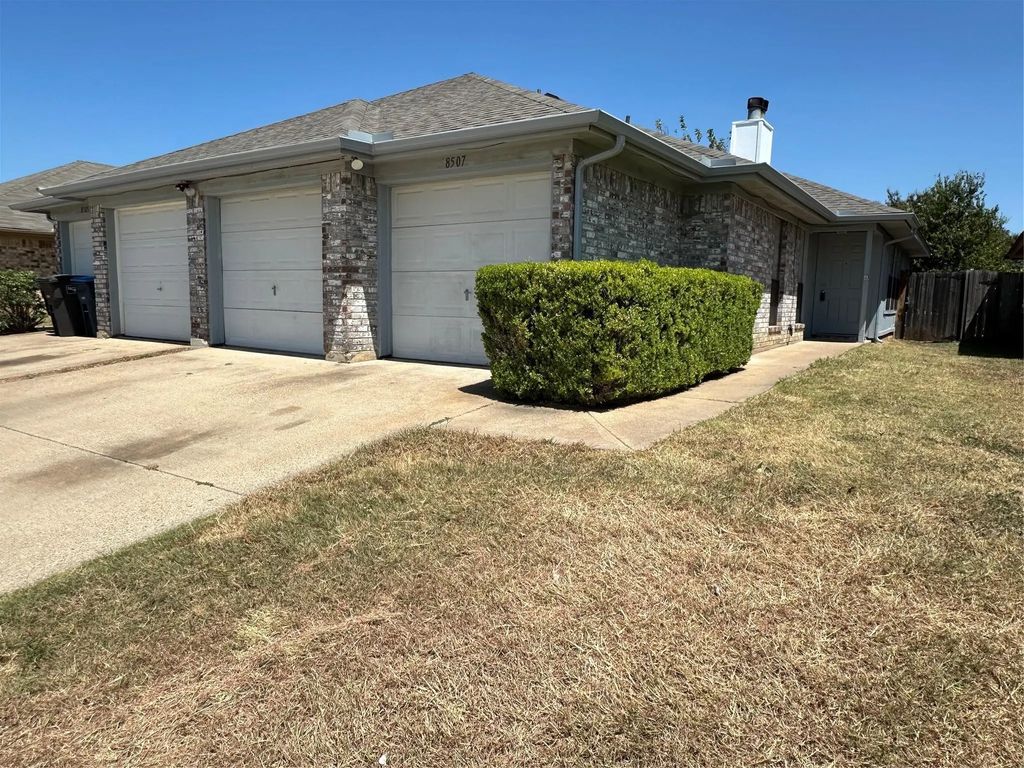 8507 Gatlinburg Drive, Fort Worth