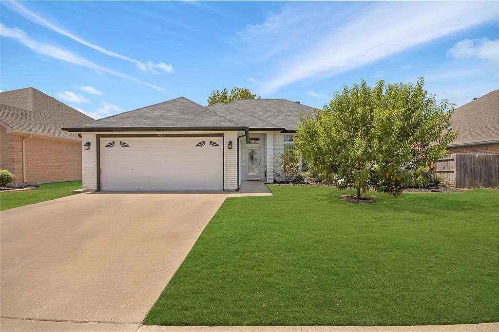 7429 Amber Drive, Watauga