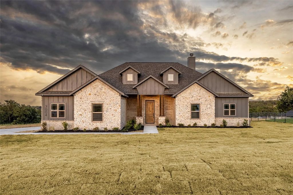 7004 Ranch View Place, Springtown
