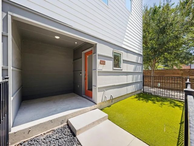 5020 Bryan Street 305, Dallas