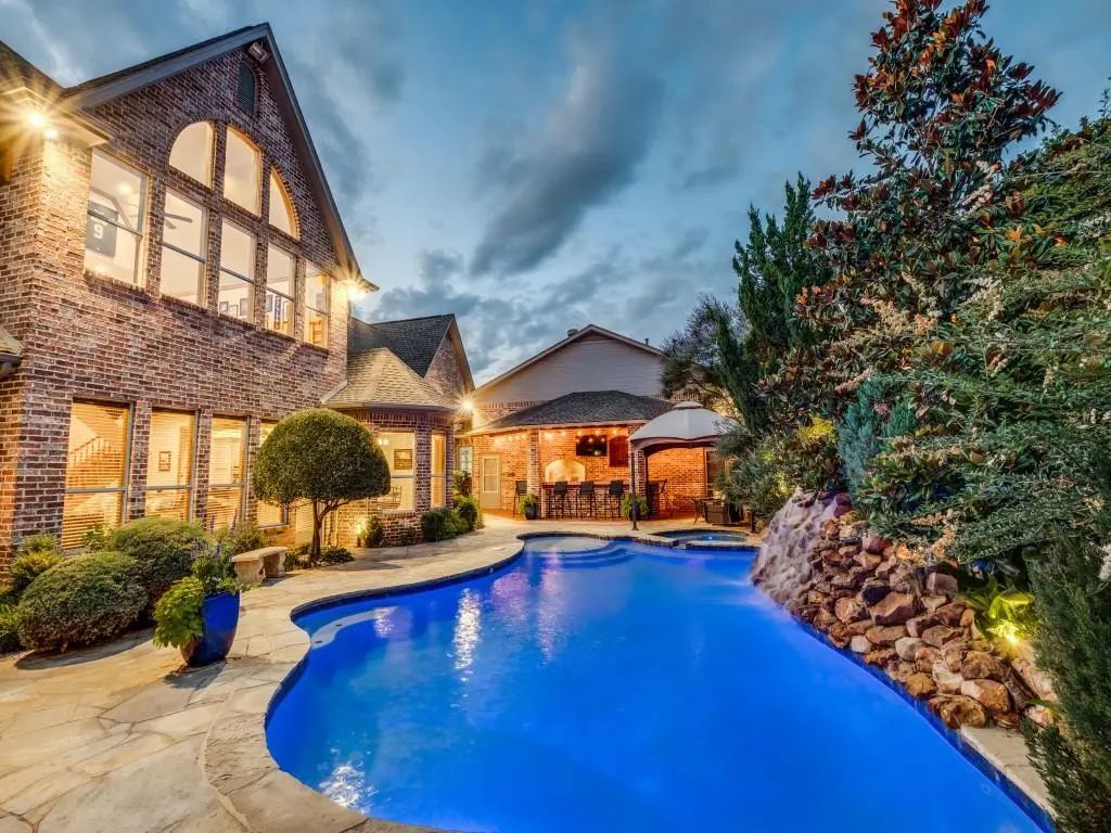 100 Bentwood Court, Denton