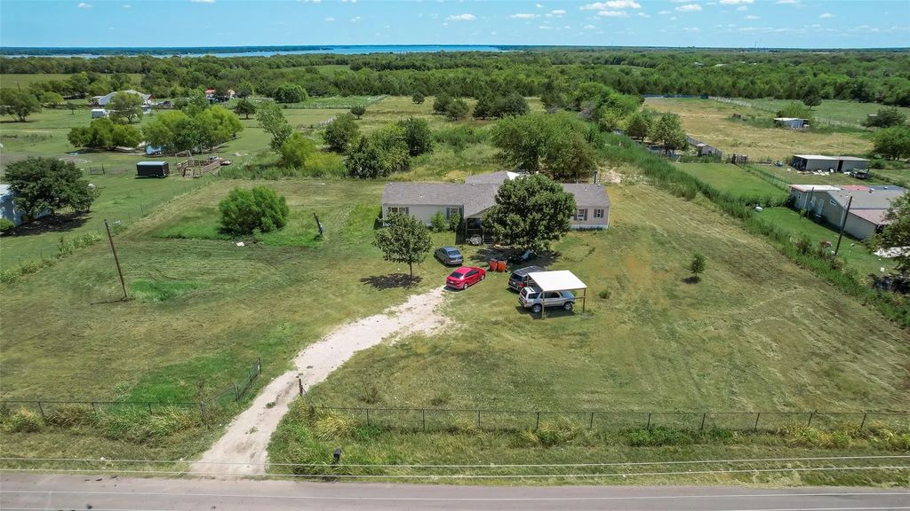 8910 County Road 3602, Quinlan