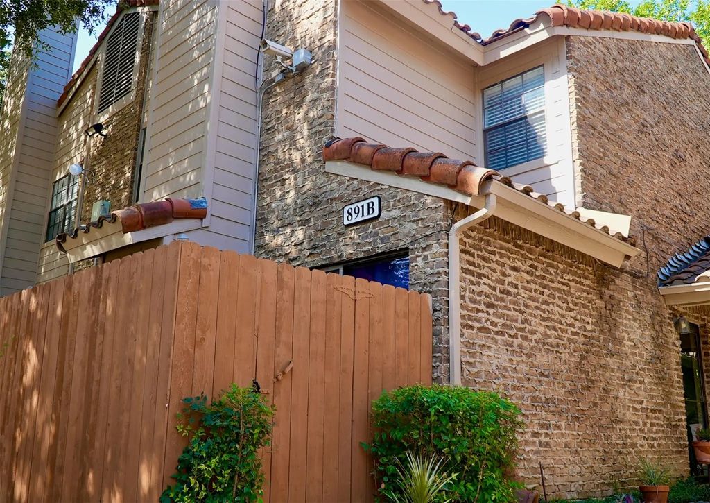 891 Dublin Drive 2, Richardson