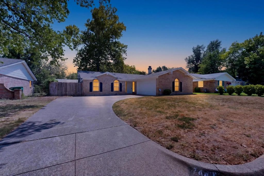 7448 Van Natta Lane, Fort Worth