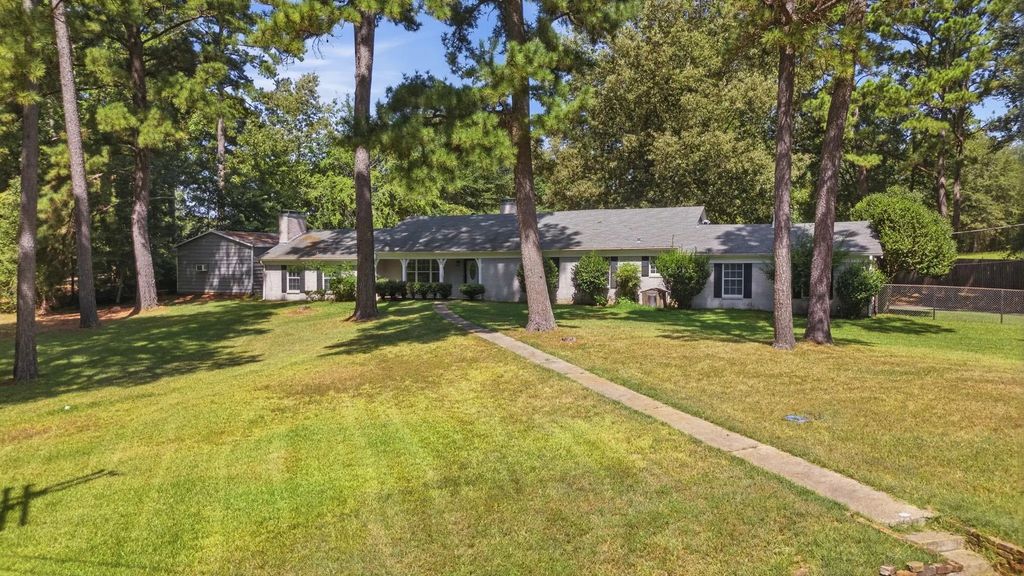1316 Pine Hill Drive, Jefferson
