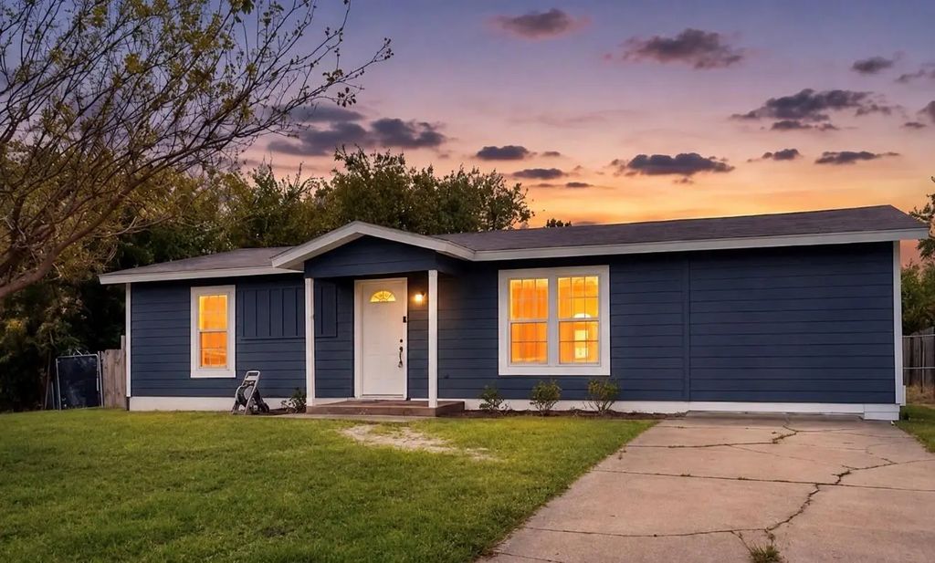 5586 Pinson Street, Fort Worth