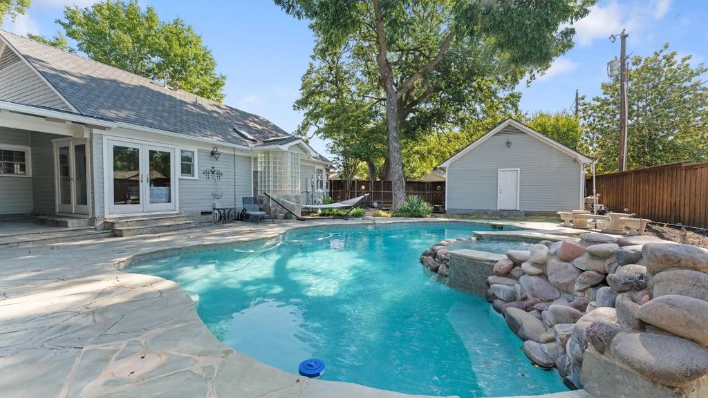 1606 W Shady Grove Road, Irving
