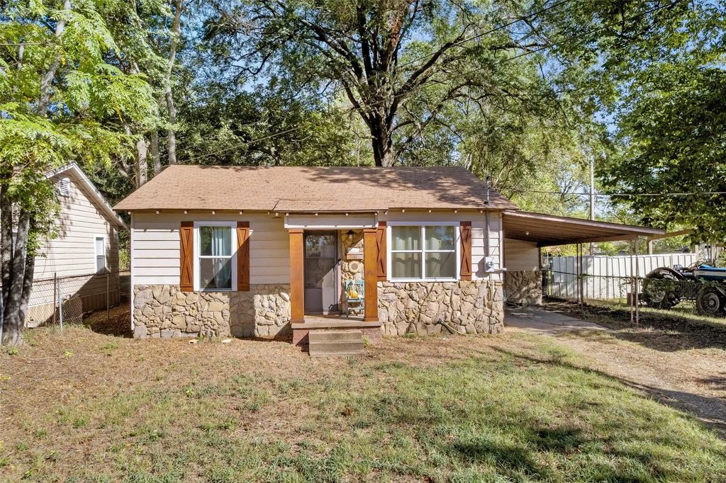 1306 W 10th Street, Mount Pleasant