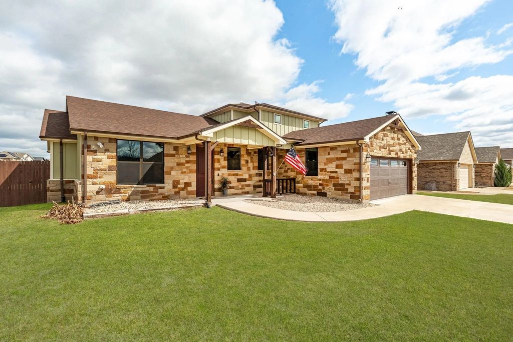 130 Elk Cove, Stephenville