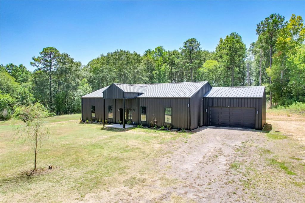 1373 County Road 166 W, Overton
