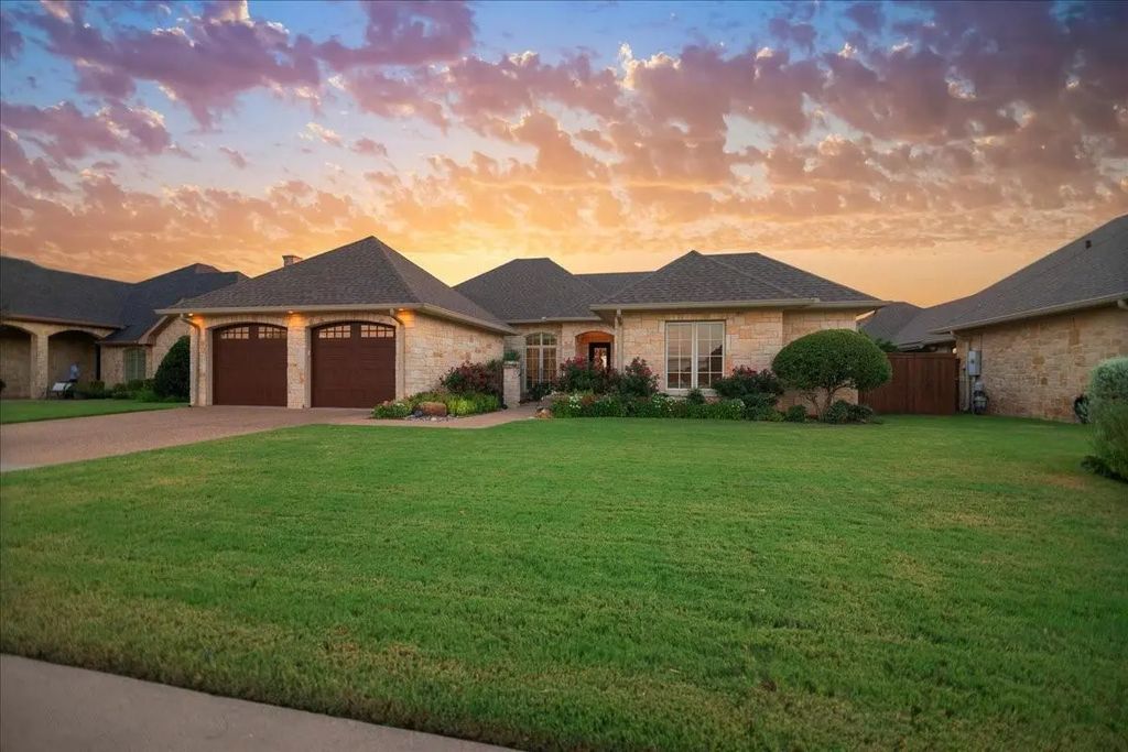 1608 Ridgewood Drive, Waco